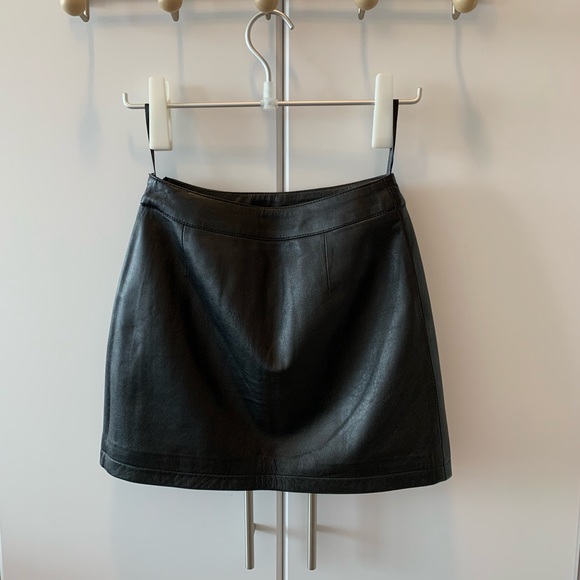 [❤️Reserved❤️] Skirt - Picture 2 of 3